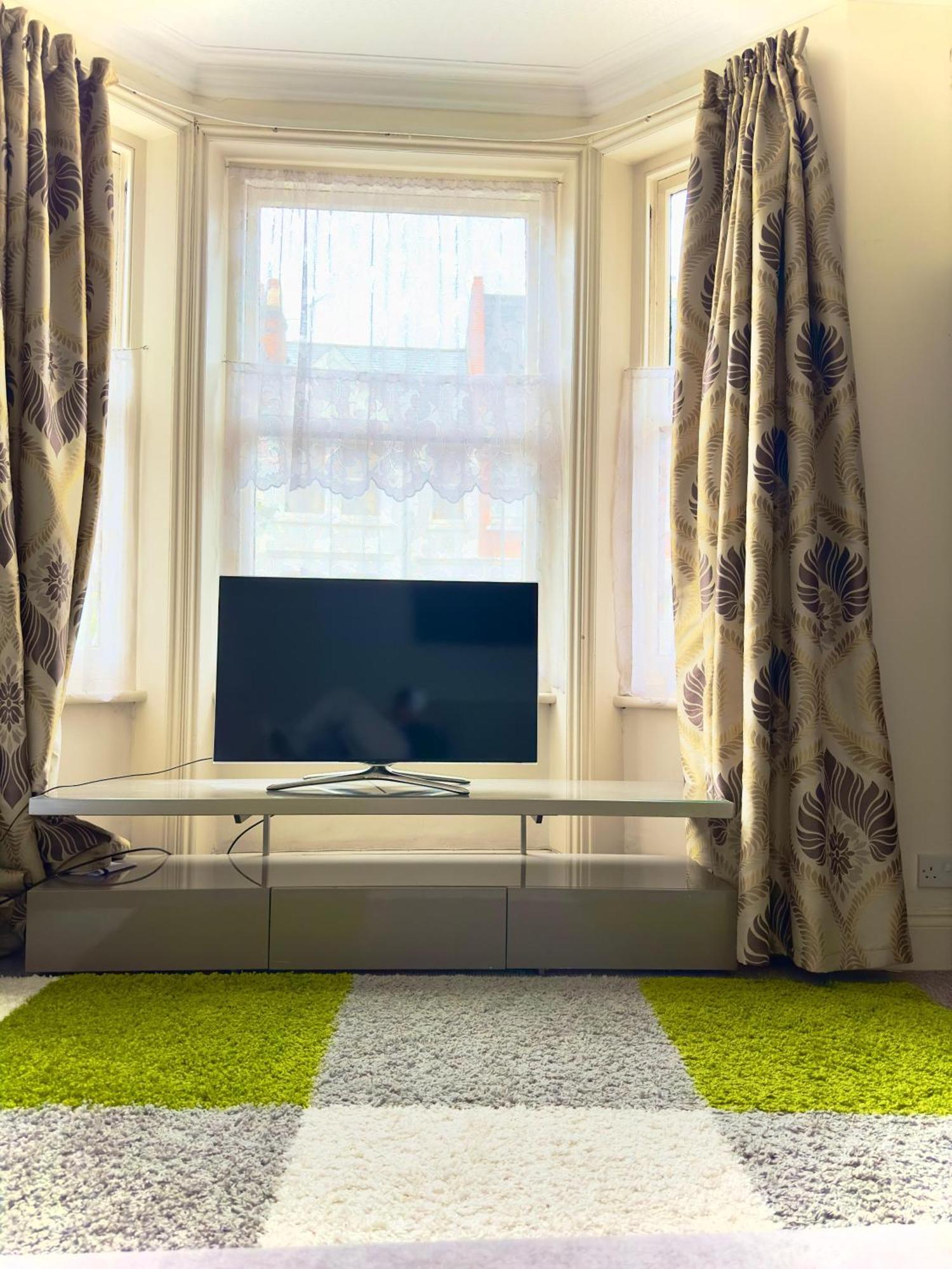 Budget 2 Bedroom Apartment Close To Hyde Park London Exterior photo
